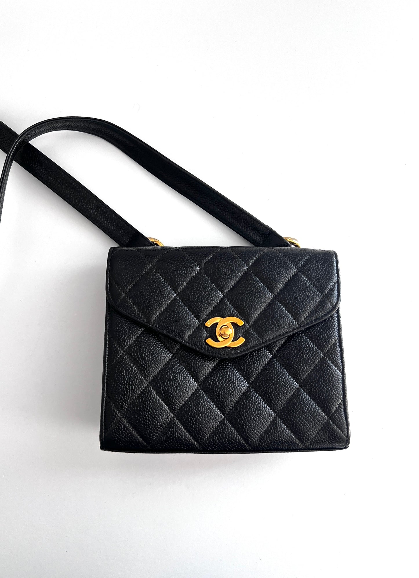 Pre-Owned Chanel Vintage 24K gold black caviar cross body mini square flap bag