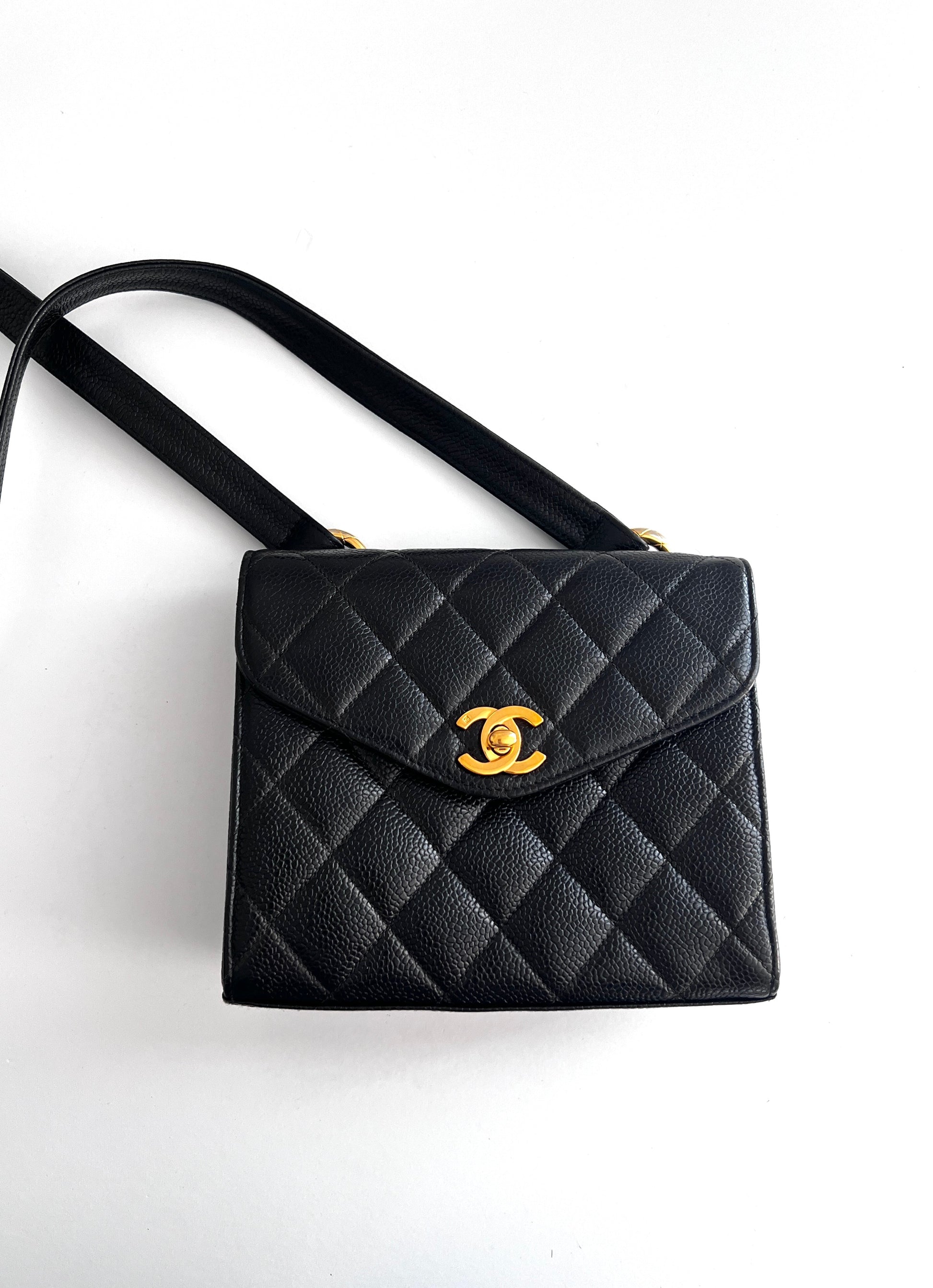 Pre-Owned Chanel Vintage 24K gold black caviar cross body mini square flap bag