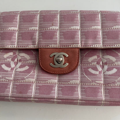 Vintage Chanel Pink Travel Ligne E/W Flap bag