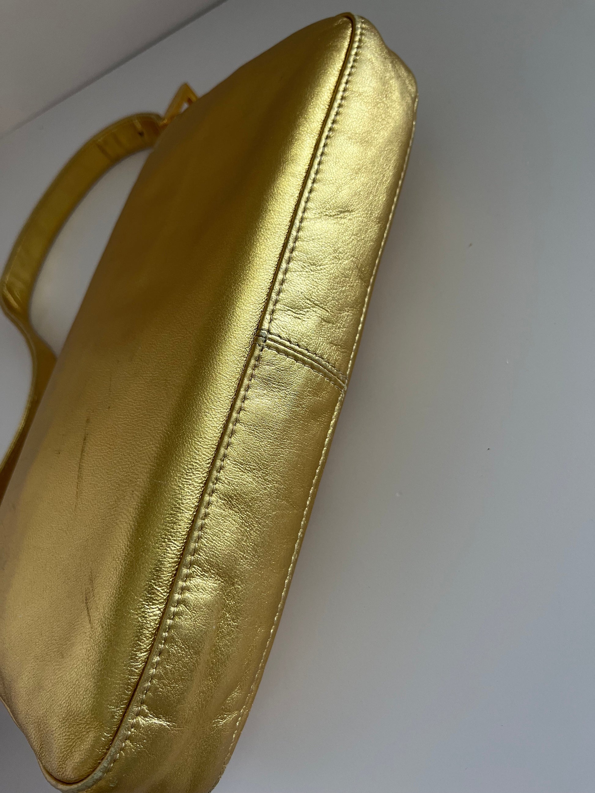 Fendi baguette vintage gold leather shoulder bag