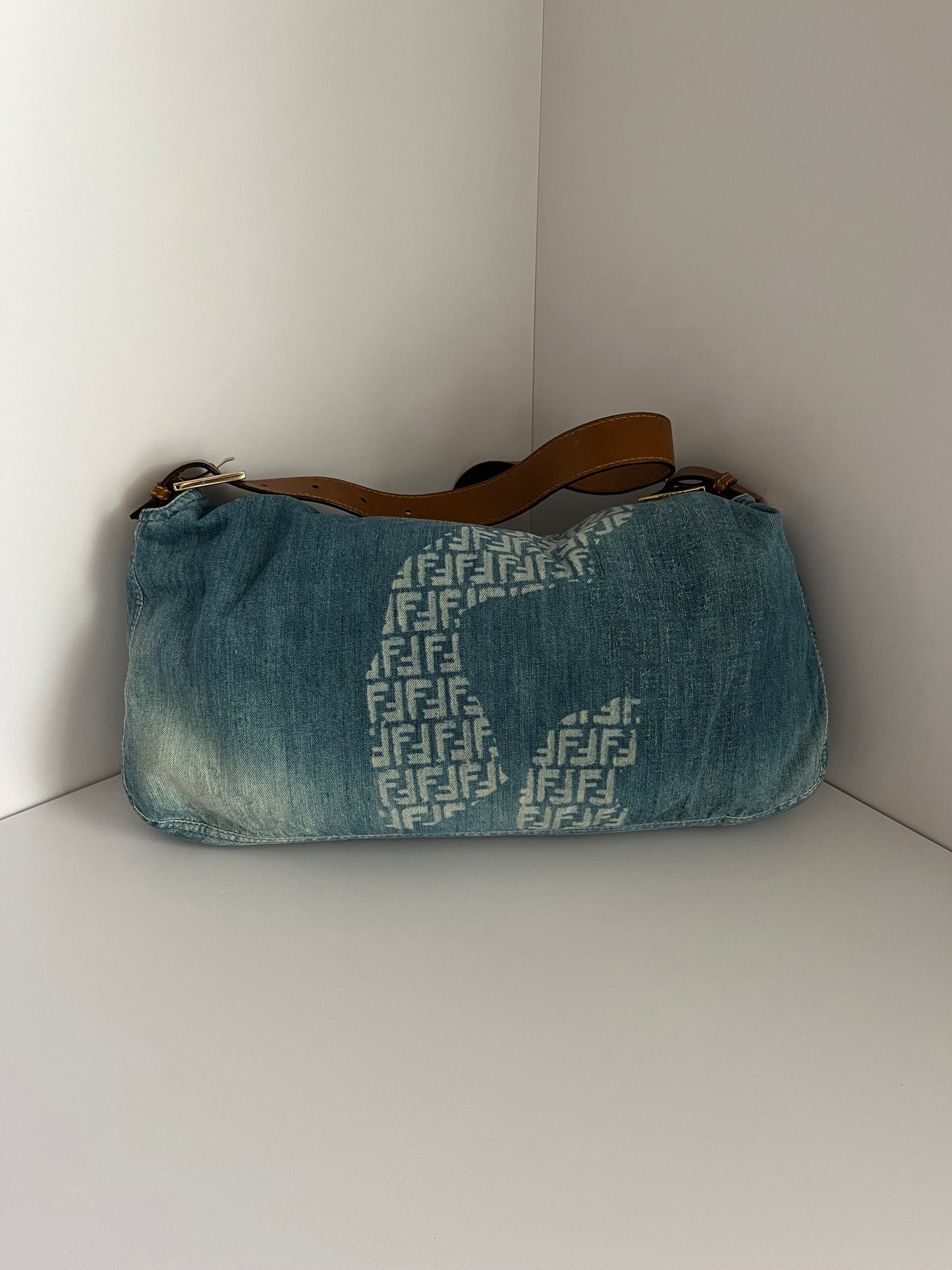 Fendi baguette denim big size shoulder bag