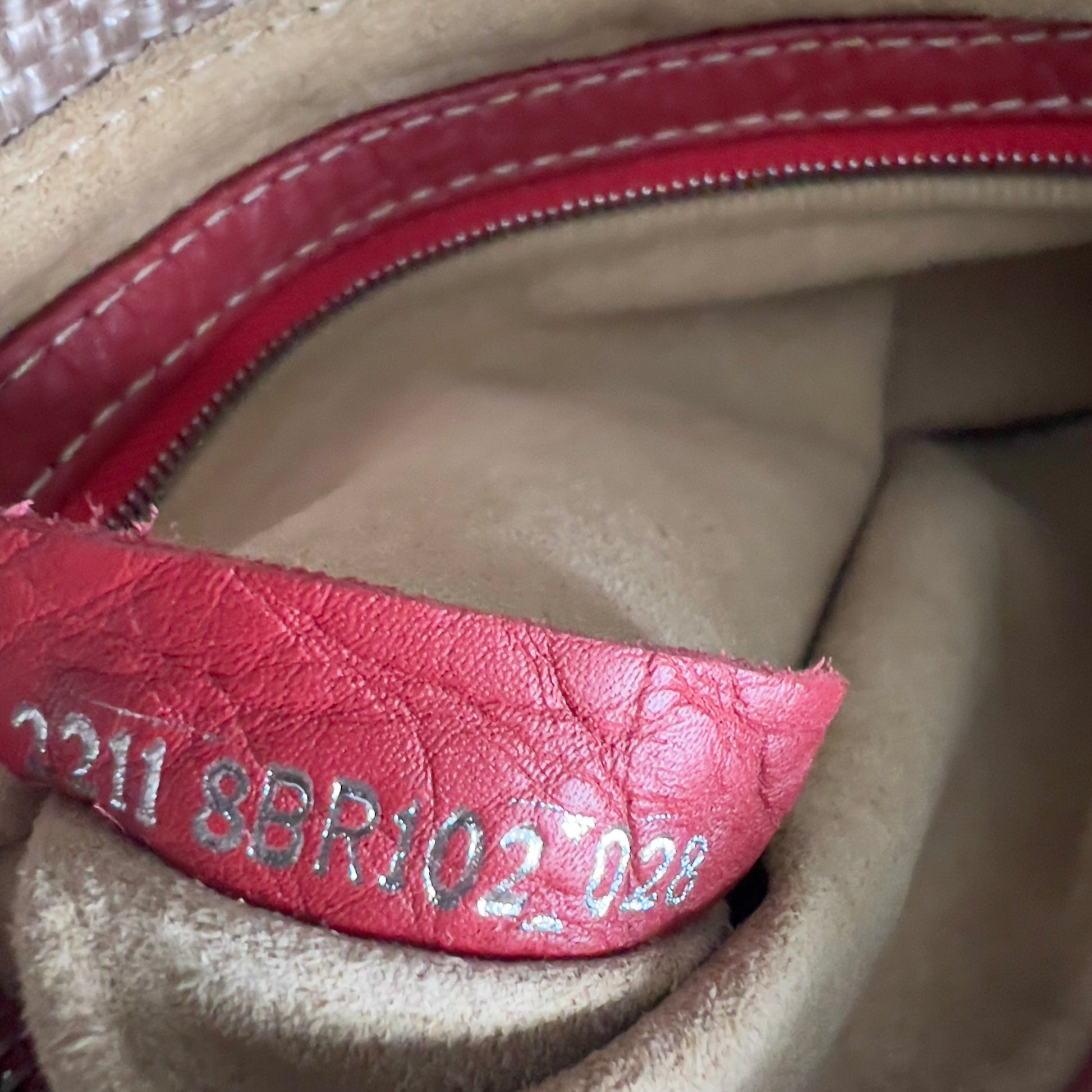 Fendi Selleria raffia floral embroidered mamma baguette.