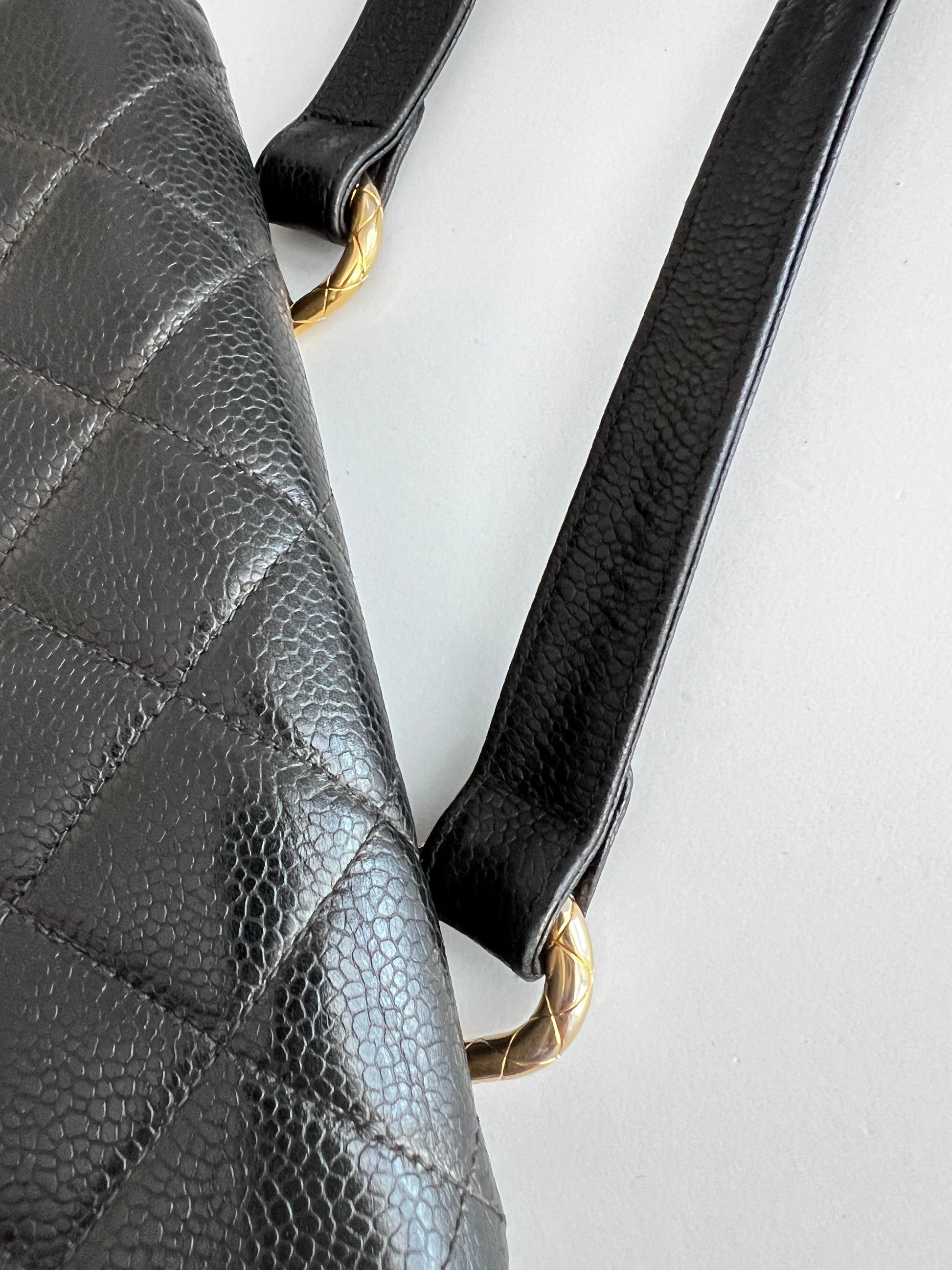 Pre-Owned Chanel Vintage 24K gold black caviar cross body mini square flap bag