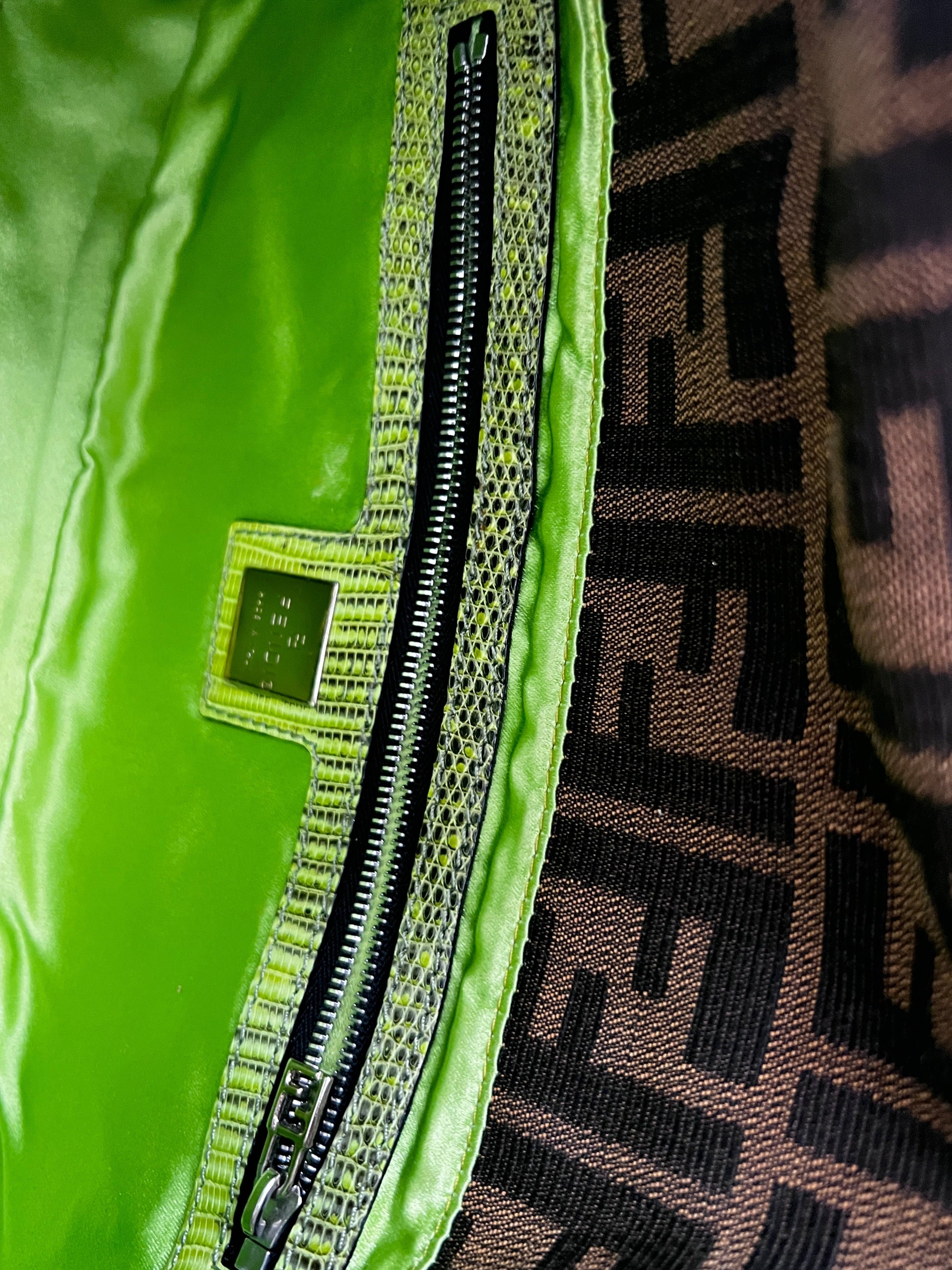 Pre-Owned Fendi floral beaded zucca baguette