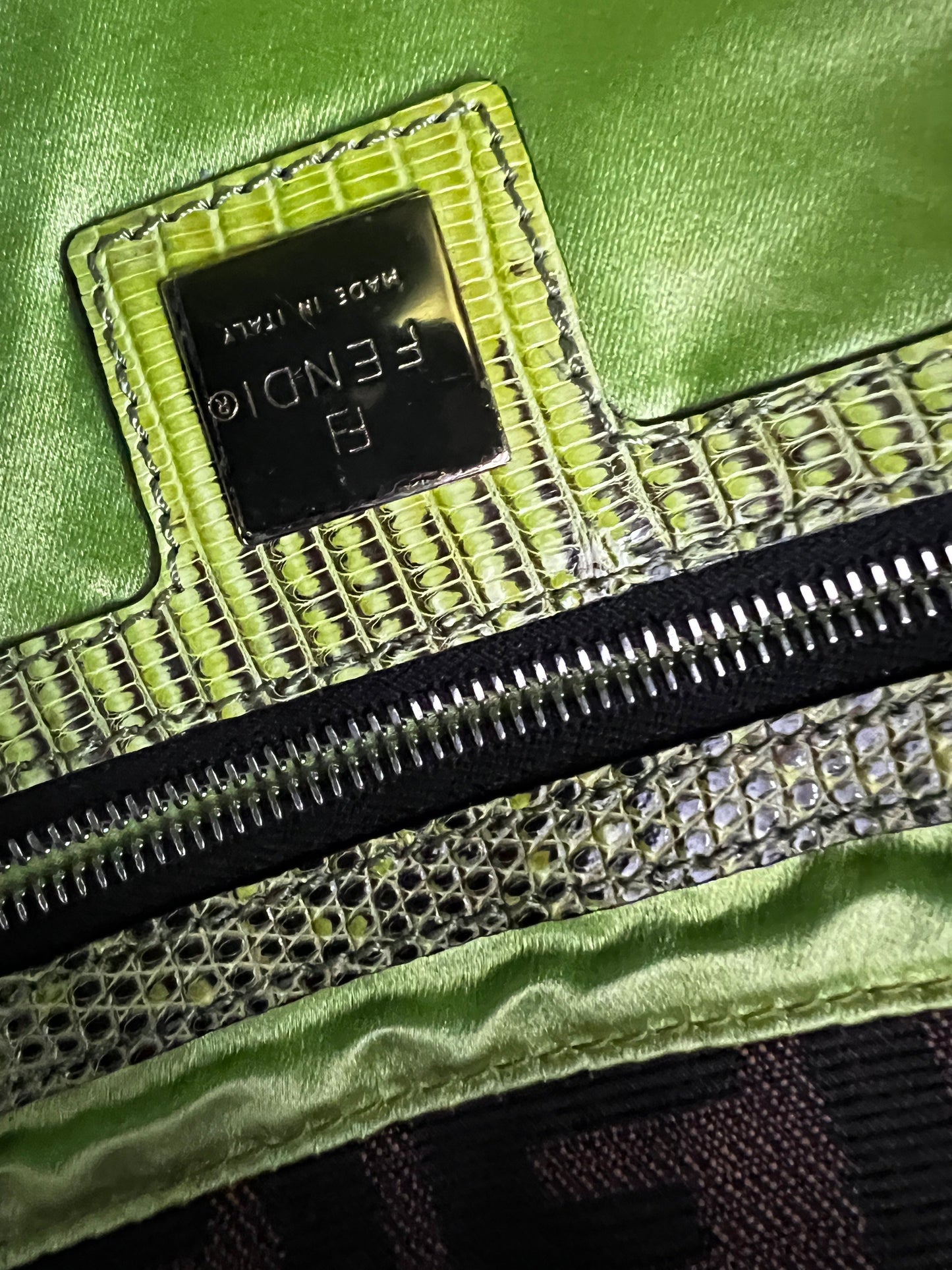 Pre-Owned Fendi floral beaded zucca baguette