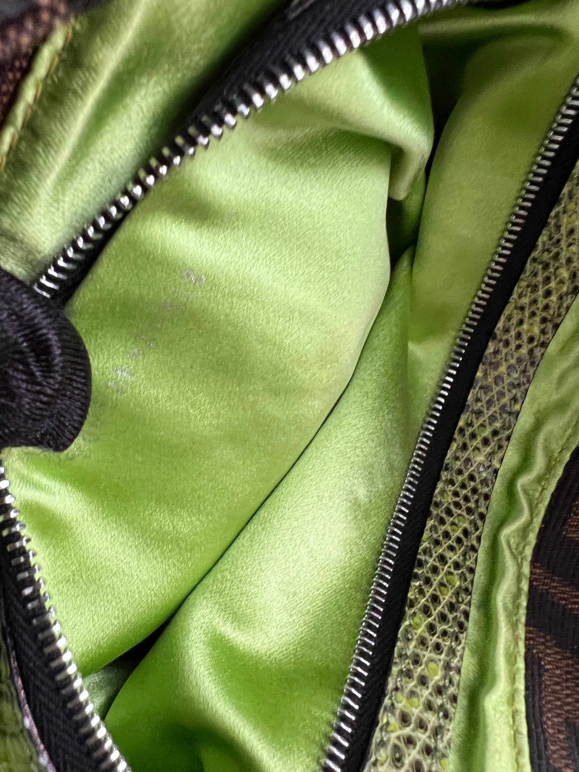 Pre-Owned Fendi floral beaded zucca baguette